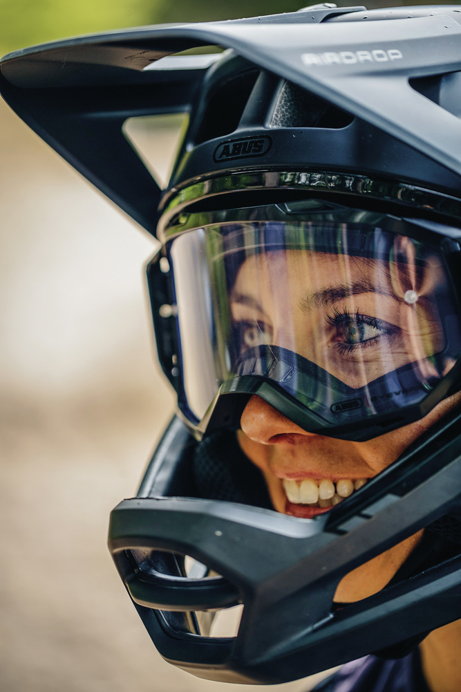 Kask rowerowy ABUS AirDrop MIPS akbisport.pl - Sklep i Serwis rowerowy Gdańsk Osowa Trójmiasto Akcesoria i Naprawy 7 Kask rowerowy ABUS AirDrop MIPS akbisport.pl - Sklep i Serwis rowerowy Gdańsk Osowa Trójmiasto Akcesoria i Naprawy 7