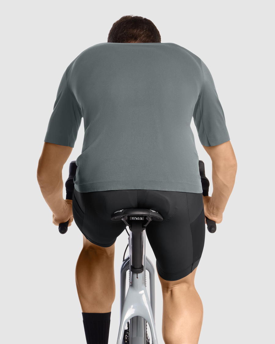 Koszulka kolarska Assos TACTICA Tech T-Shirt T5 Fanatic Silver akbisport.pl - Sklep i Serwis rowerowy Gdańsk Osowa Trójmiasto Akcesoria i Naprawy 6 Koszulka kolarska Assos TACTICA Tech T-Shirt T5 Fanatic Silver akbisport.pl - Sklep i Serwis rowerowy Gdańsk Osowa Trójmiasto Akcesoria i Naprawy 6