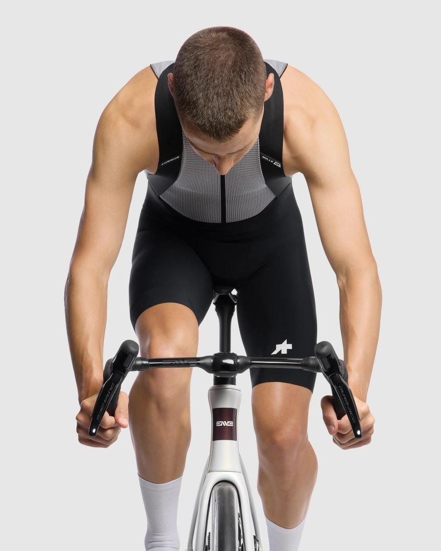 Spodenki kolarskie ASSOS MILLE GT Bib Shorts S11 Black Series akbisport.pl - Sklep i Serwis rowerowy Gdańsk Osowa Trójmiasto Akcesoria i Naprawy 7 Spodenki kolarskie ASSOS MILLE GT Bib Shorts S11 Black Series akbisport.pl - Sklep i Serwis rowerowy Gdańsk Osowa Trójmiasto Akcesoria i Naprawy 7