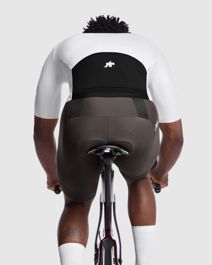 Koszulka kolarska Assos MILLE GT Jersey S11 EVO White Series akbisport.pl - Sklep i Serwis rowerowy Gdańsk Osowa Trójmiasto Akcesoria i Naprawy 3 Koszulka kolarska Assos MILLE GT Jersey S11 EVO White Series akbisport.pl - Sklep i Serwis rowerowy Gdańsk Osowa Trójmiasto Akcesoria i Naprawy 3